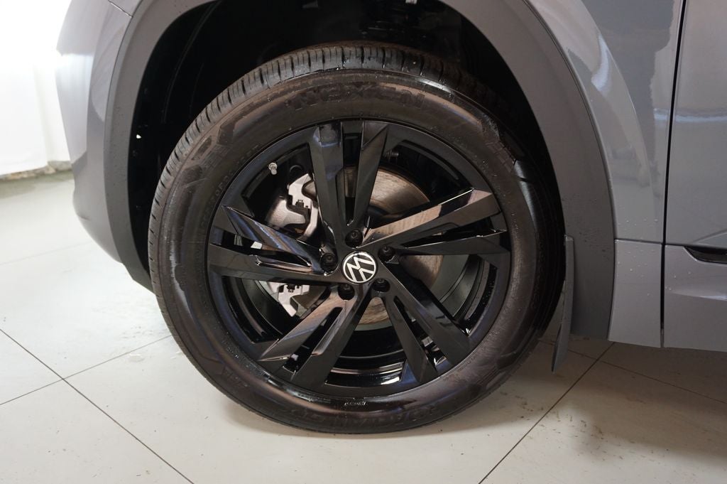2026 Volkswagen Atlas Cross Sport 2.0T SEL R-Line Black
