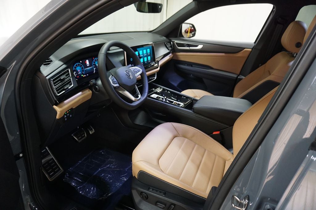 2026 Volkswagen Atlas Cross Sport 2.0T SEL R-Line Black
