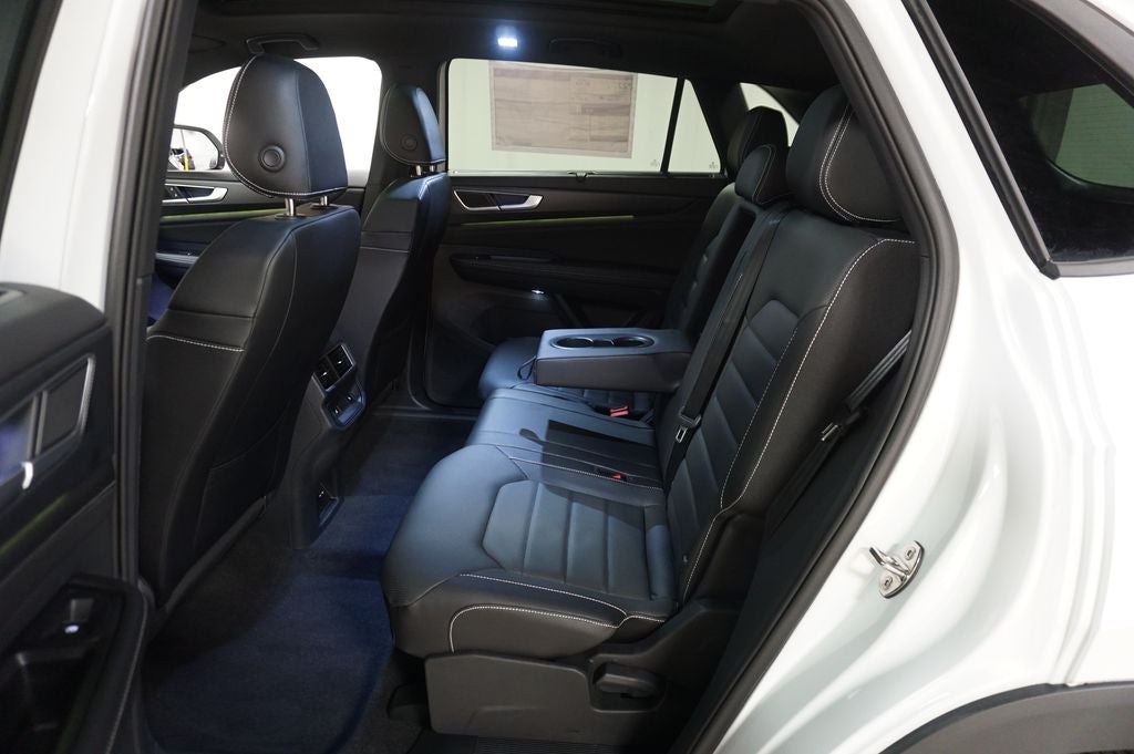 2026 Volkswagen Atlas Cross Sport 2.0T SEL R-Line Black