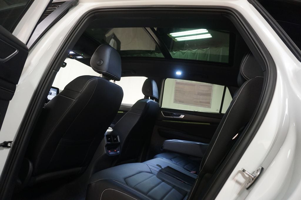 2026 Volkswagen Atlas Cross Sport 2.0T SEL R-Line Black