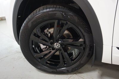 2026 Volkswagen Atlas Cross Sport 2.0T SEL R-Line Black