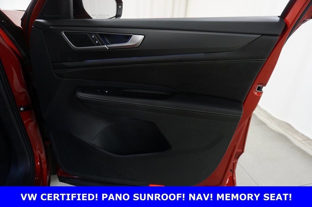 2025 Volkswagen Atlas Cross Sport 2.0T SEL R-Line Black