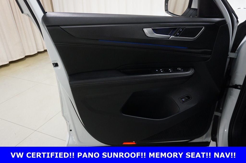 2024 Volkswagen Atlas Cross Sport 2.0T SEL R-Line