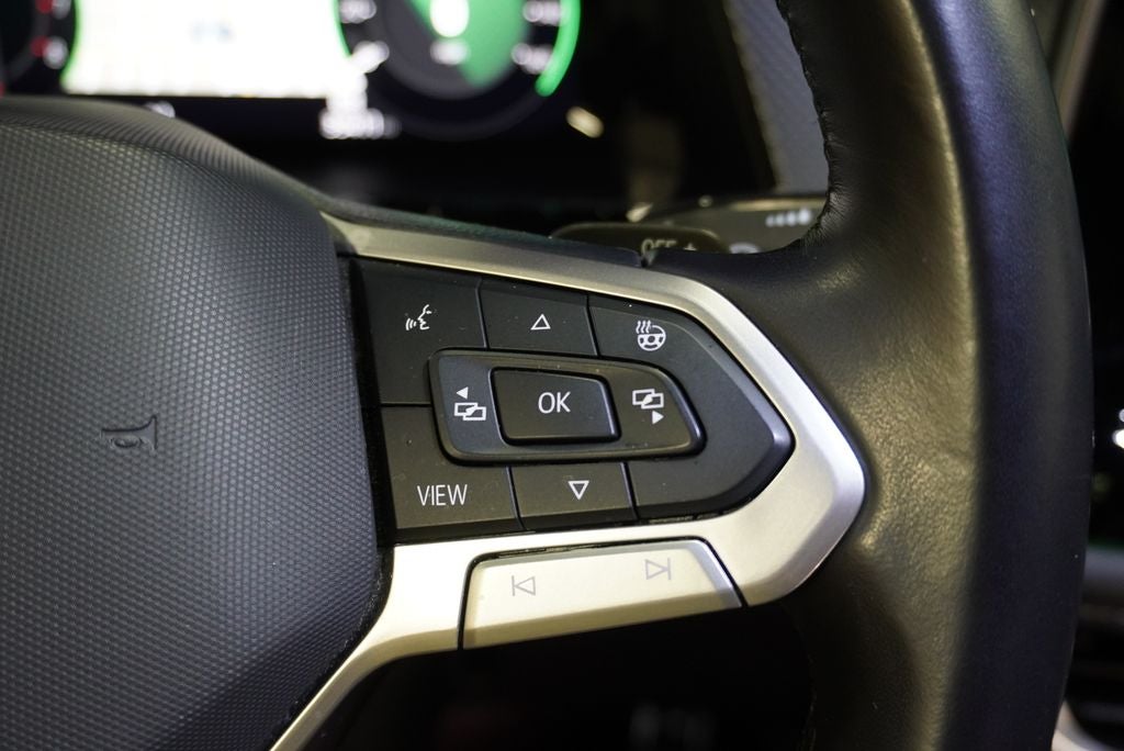2024 Volkswagen Atlas Cross Sport 2.0T SEL R-Line