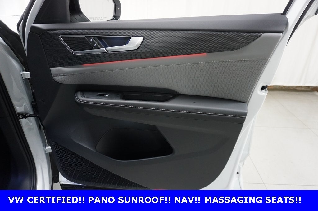 2025 Volkswagen Atlas Cross Sport 2.0T SEL R-Line Black