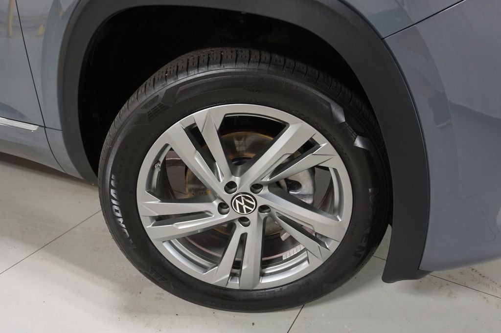 2024 Volkswagen Atlas Cross Sport 2.0T SEL R-Line