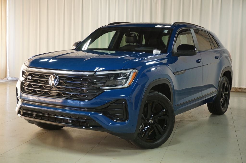 2025 Volkswagen Atlas Cross Sport 2.0T SEL R-Line Black