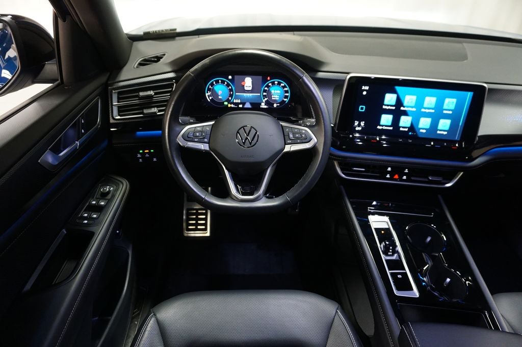 2025 Volkswagen Atlas Cross Sport 2.0T SEL R-Line Black