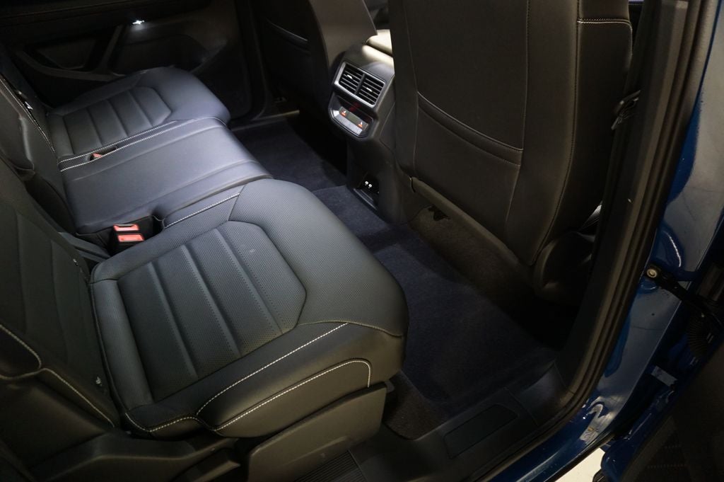 2025 Volkswagen Atlas Cross Sport 2.0T SEL R-Line Black