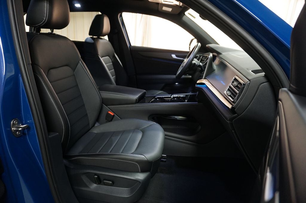 2025 Volkswagen Atlas Cross Sport 2.0T SEL R-Line Black