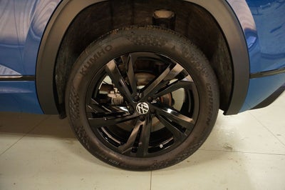 2025 Volkswagen Atlas Cross Sport 2.0T SEL R-Line Black