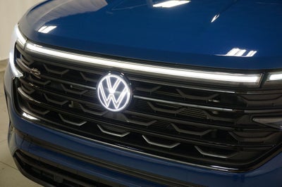2025 Volkswagen Atlas Cross Sport 2.0T SEL R-Line Black