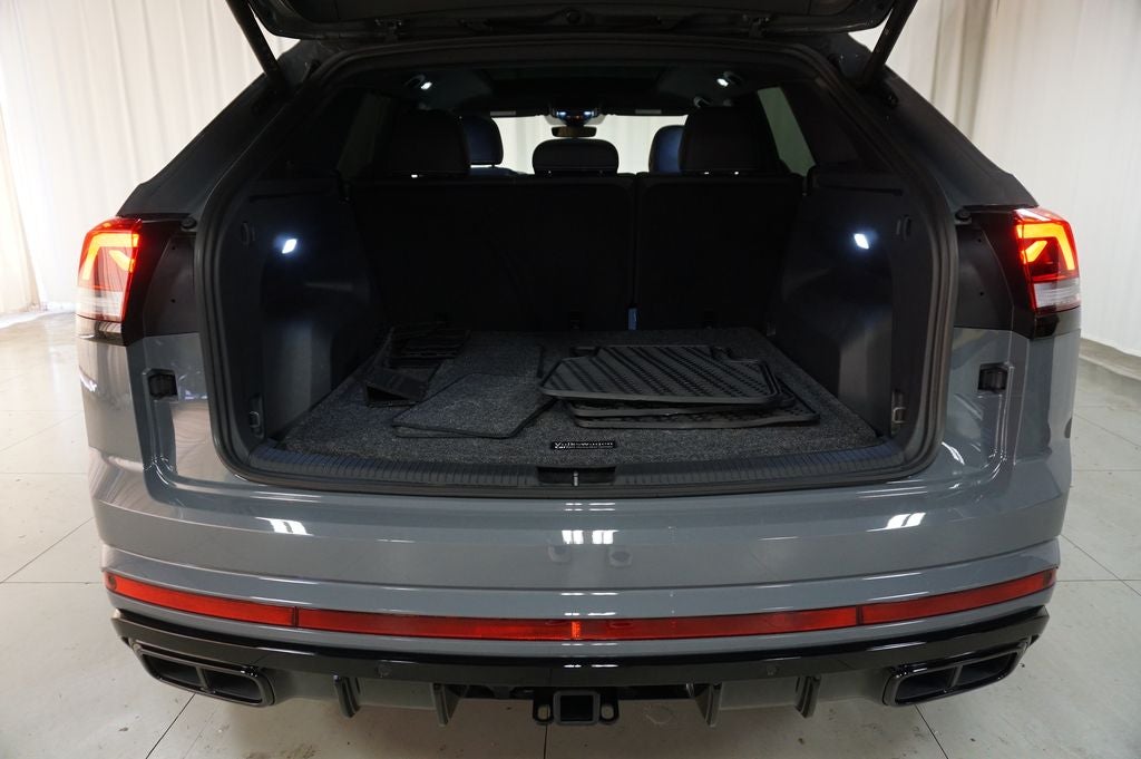 2025 Volkswagen Atlas Cross Sport 2.0T SEL R-Line Black