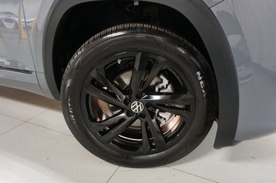 2025 Volkswagen Atlas Cross Sport 2.0T SEL R-Line Black