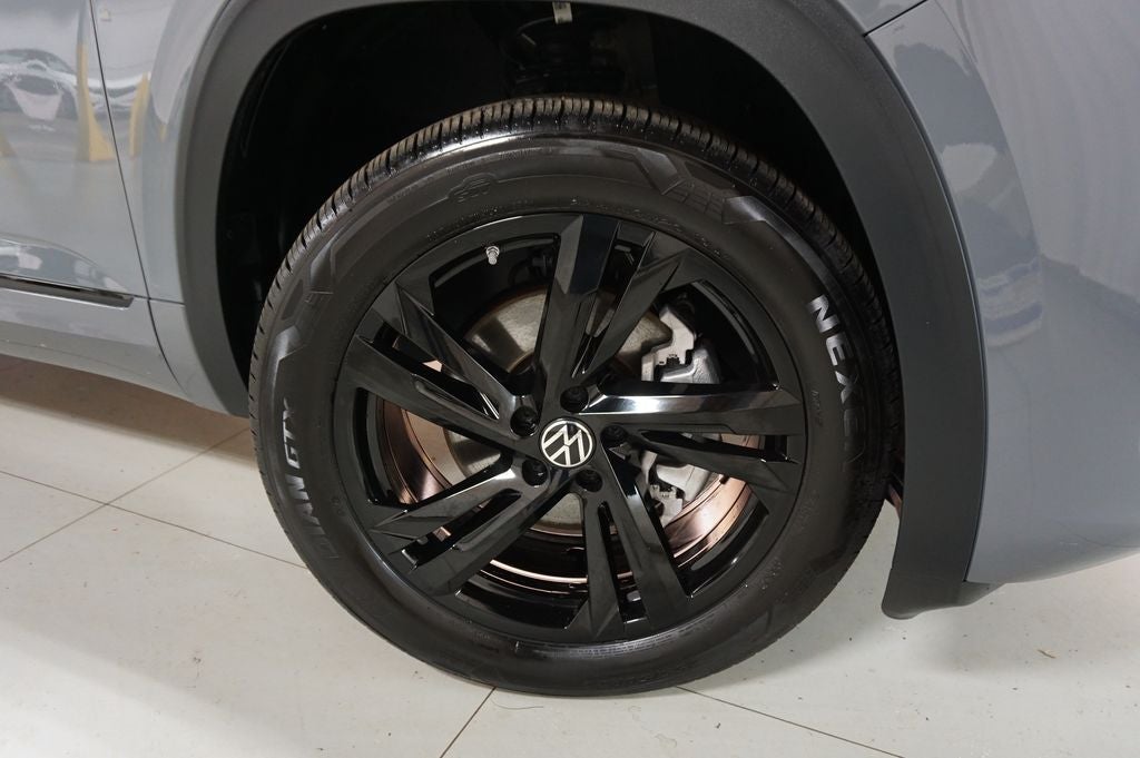 2025 Volkswagen Atlas Cross Sport 2.0T SEL R-Line Black