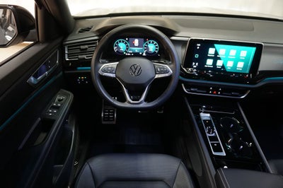 2025 Volkswagen Atlas Cross Sport 2.0T SEL R-Line Black