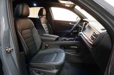 2025 Volkswagen Atlas Cross Sport 2.0T SEL R-Line Black