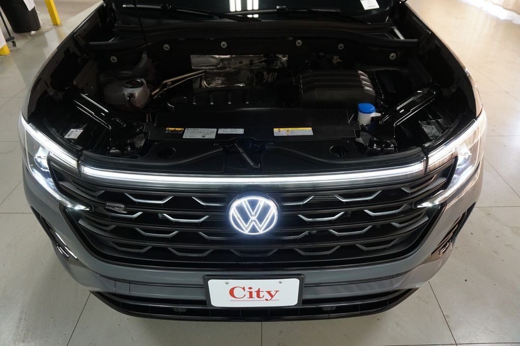 2025 Volkswagen Atlas Cross Sport 2.0T SEL R-Line Black