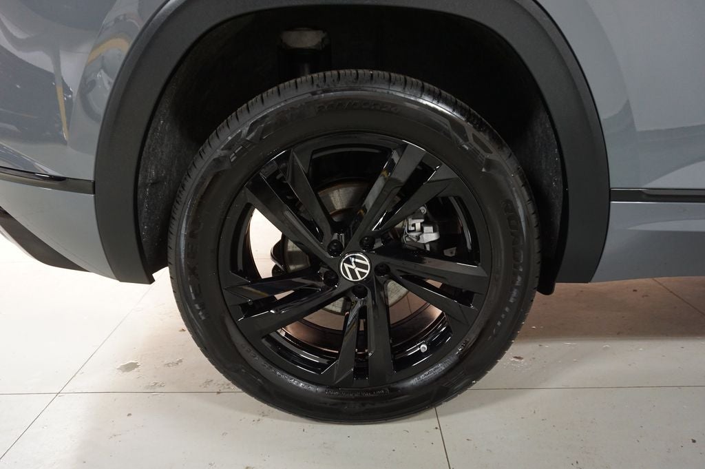 2025 Volkswagen Atlas Cross Sport 2.0T SEL R-Line Black