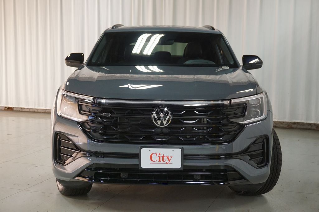 2025 Volkswagen Atlas Cross Sport 2.0T SEL R-Line Black