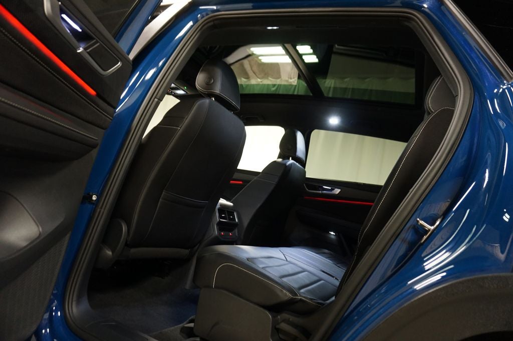2025 Volkswagen Atlas Cross Sport 2.0T SEL R-Line Black