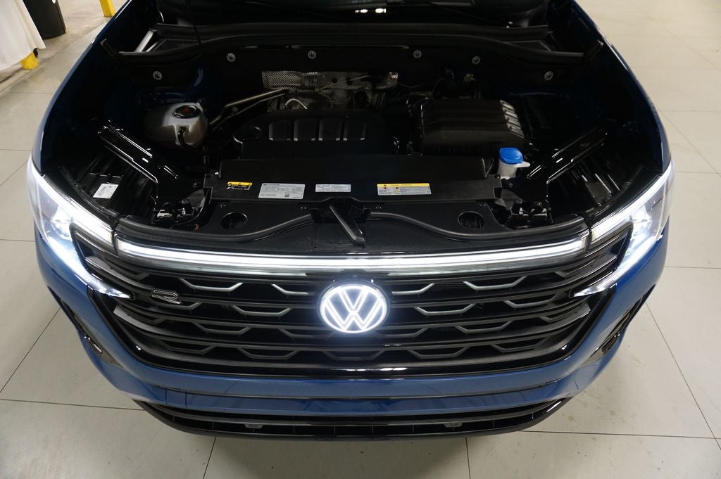 2025 Volkswagen Atlas Cross Sport 2.0T SEL R-Line Black