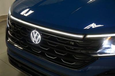 2025 Volkswagen Atlas Cross Sport 2.0T SEL R-Line Black
