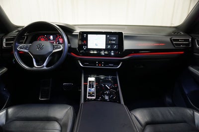 2025 Volkswagen Atlas Cross Sport 2.0T SEL R-Line Black