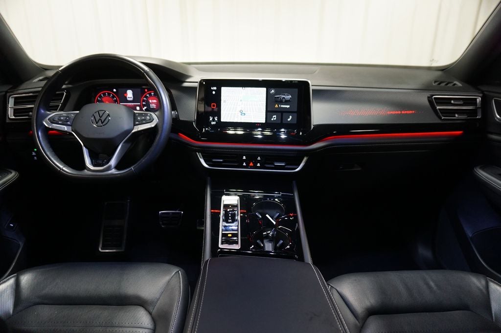 2025 Volkswagen Atlas Cross Sport 2.0T SEL R-Line Black