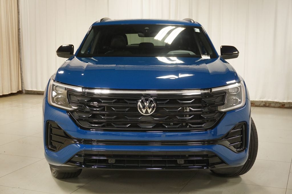 2025 Volkswagen Atlas Cross Sport 2.0T SEL R-Line Black