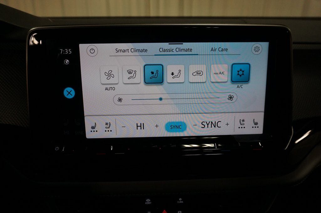 2026 Volkswagen Atlas Cross Sport 2.0T SEL