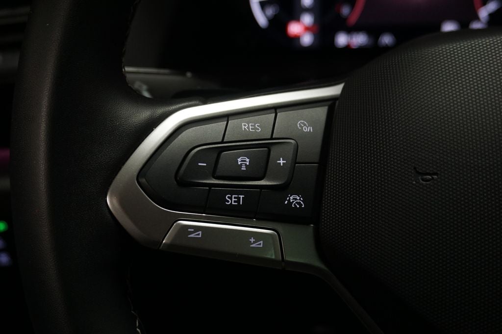 2025 Volkswagen Atlas Cross Sport 2.0T SEL