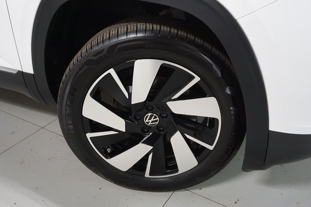 2025 Volkswagen Atlas Cross Sport 2.0T SEL