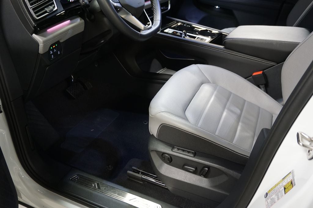 2025 Volkswagen Atlas Cross Sport 2.0T SEL