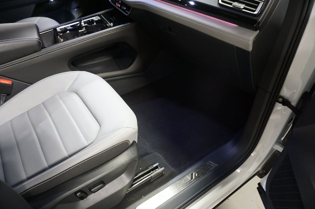 2025 Volkswagen Atlas Cross Sport 2.0T SEL