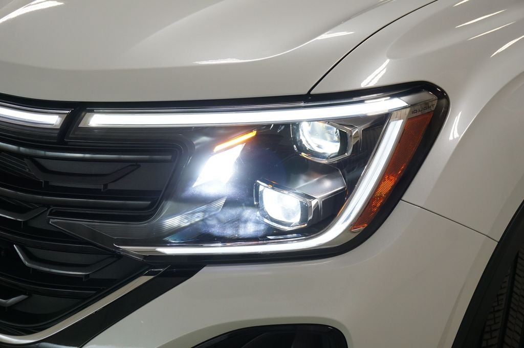 2025 Volkswagen Atlas Cross Sport 2.0T SEL