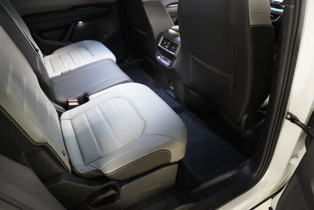 2025 Volkswagen Atlas Cross Sport 2.0T SEL