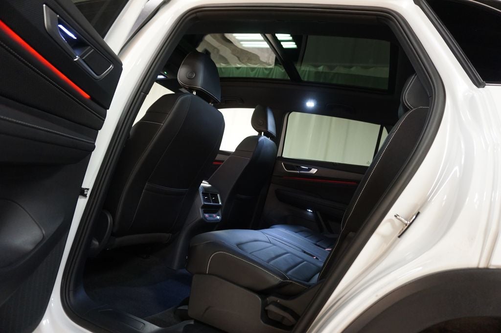 2025 Volkswagen Atlas Cross Sport 2.0T SEL