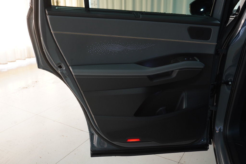 2027 Volkswagen Atlas SEL