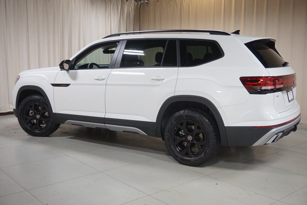 2024 Volkswagen Atlas 2.0T Peak Edition SE w/Technology