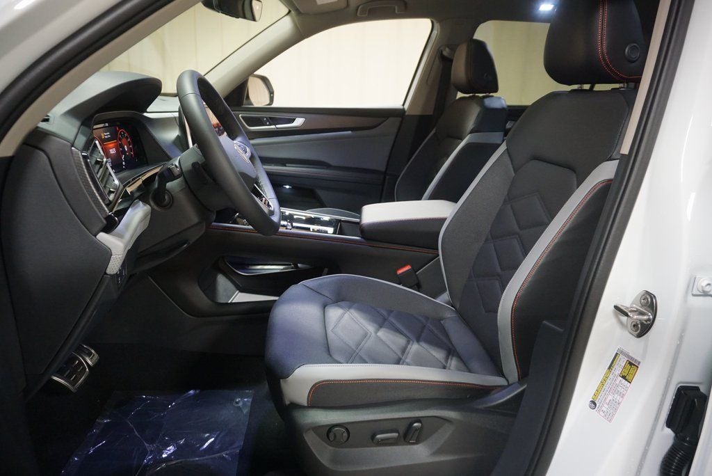 2024 Volkswagen Atlas 2.0T Peak Edition SE w/Technology