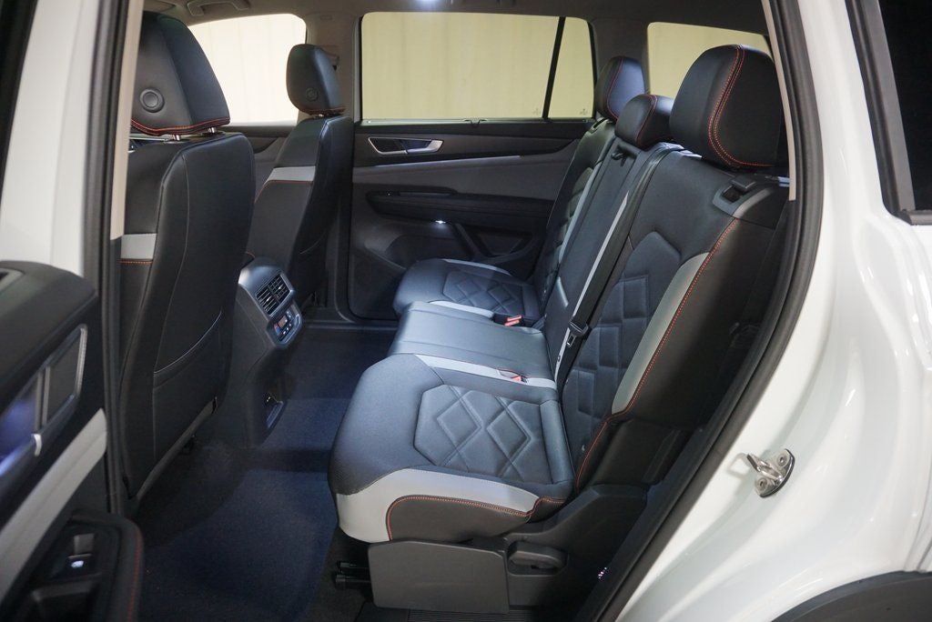 2024 Volkswagen Atlas 2.0T Peak Edition SE w/Technology