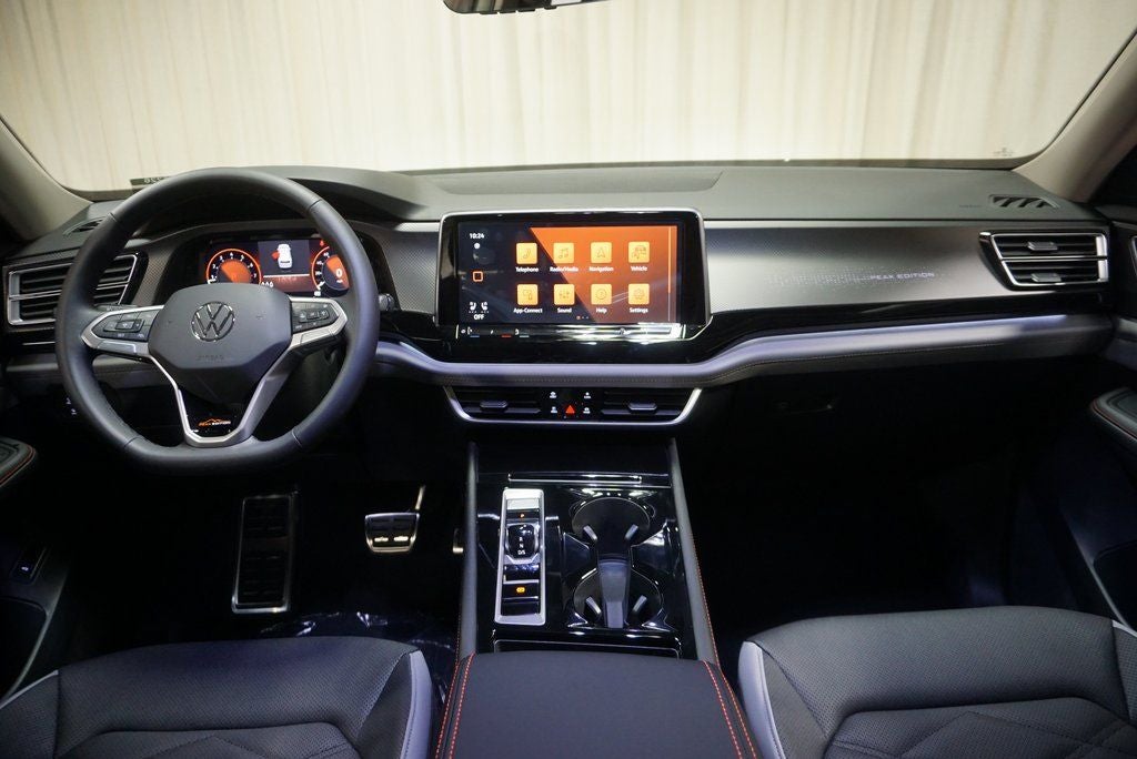 2024 Volkswagen Atlas 2.0T Peak Edition SE w/Technology