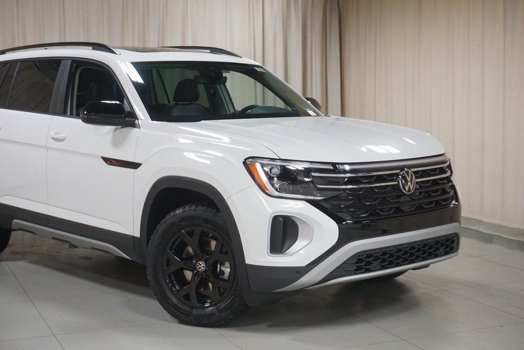 2024 Volkswagen Atlas 2.0T Peak Edition SE w/Technology