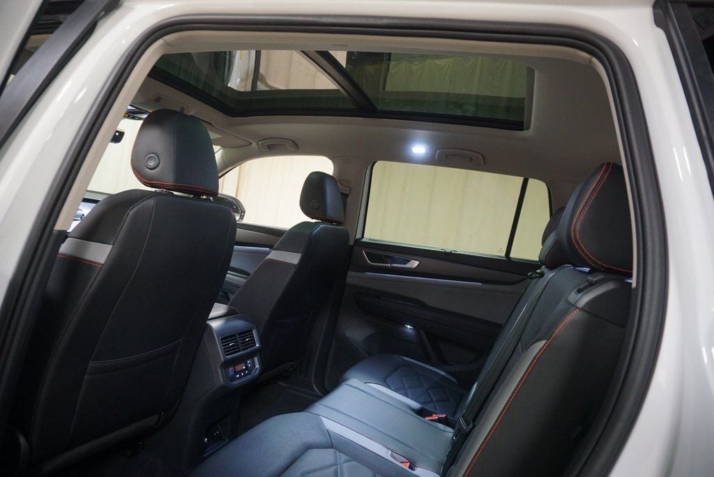 2024 Volkswagen Atlas 2.0T Peak Edition SE w/Technology