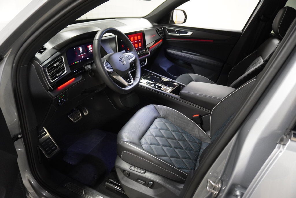 2026 Volkswagen Atlas Cross Sport 2.0T SEL Premium R-Line