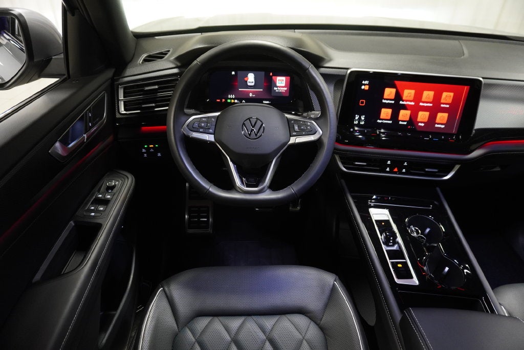 2026 Volkswagen Atlas Cross Sport 2.0T SEL Premium R-Line
