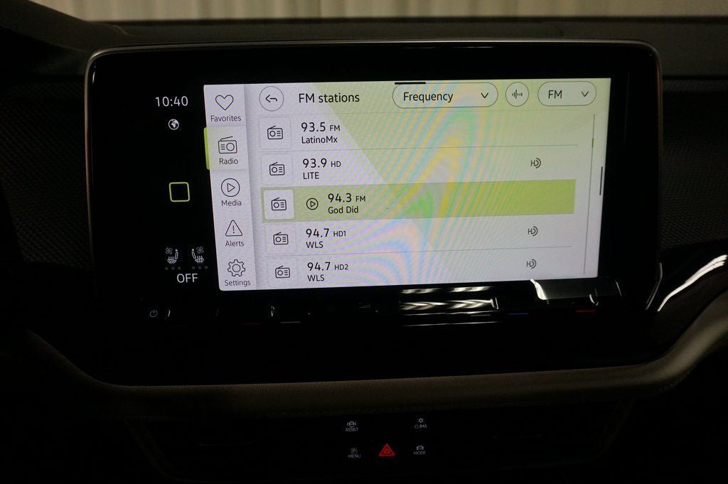 2026 Volkswagen Atlas Cross Sport 2.0T SEL Premium R-Line