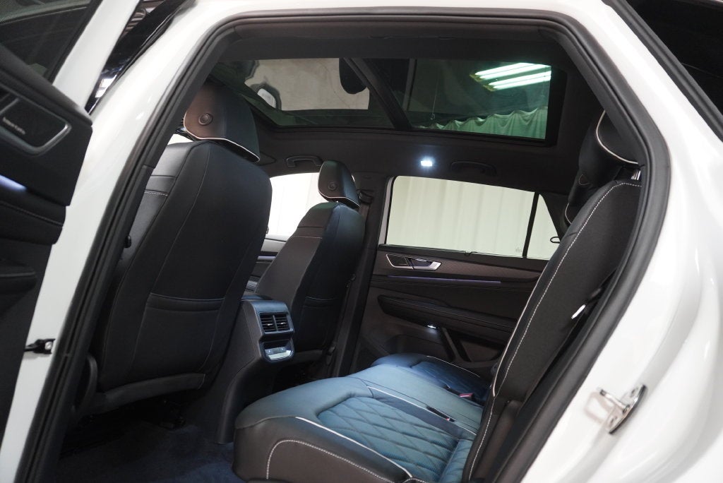2026 Volkswagen Atlas Cross Sport SEL Premium R-Line