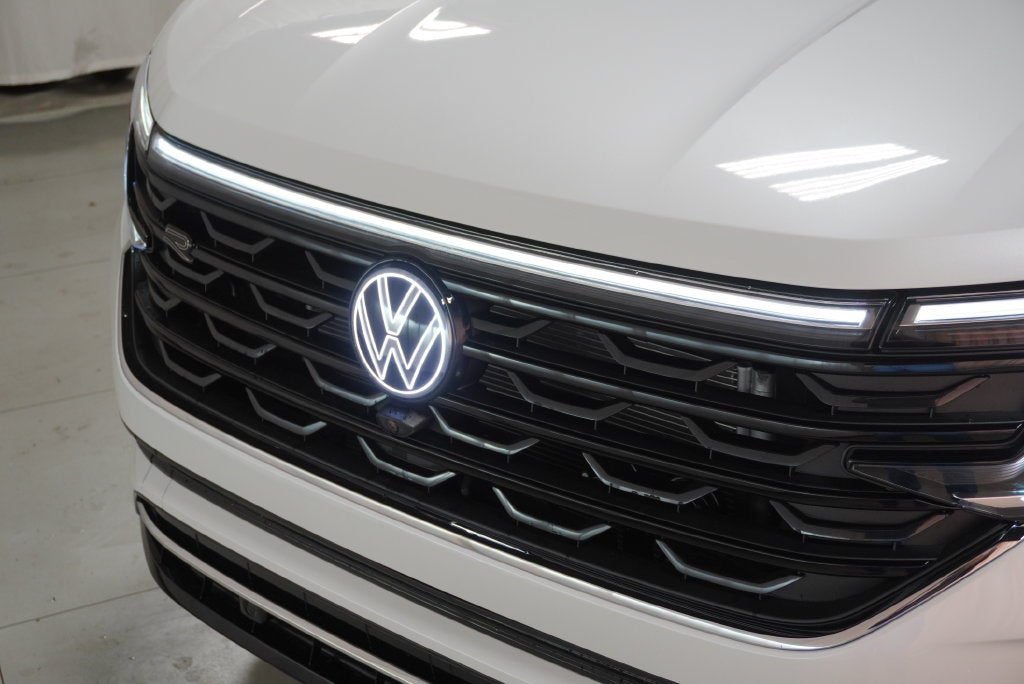 2026 Volkswagen Atlas Cross Sport SEL Premium R-Line